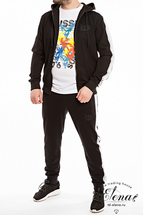 Костюм спортивный.