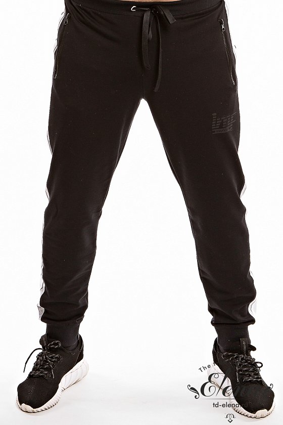 Костюм спортивный.