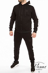 Костюм спортивный.